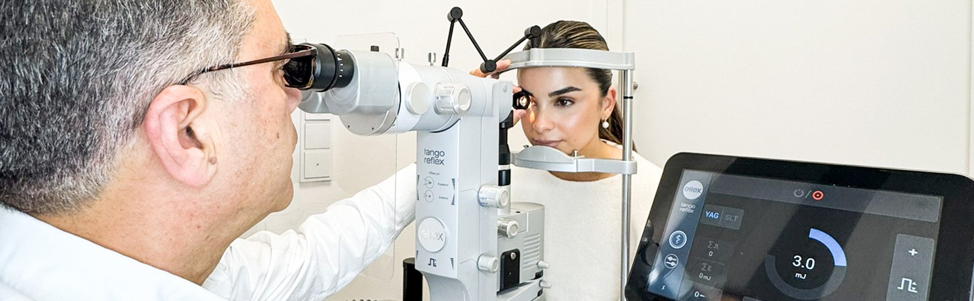 Behandlungssituation Sehtest der Laserbehandlung